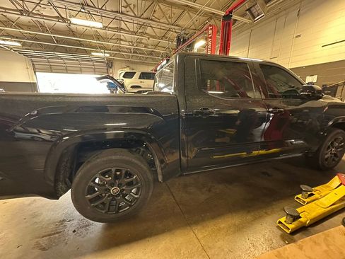 Used 2024 Toyota Tundra Platinum image 9