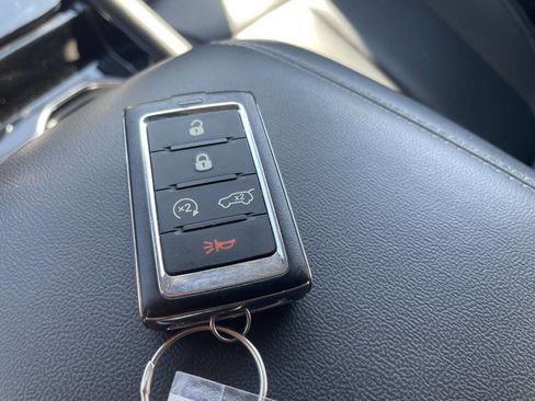 Used 2023 Jeep Grand Cherokee Limited image 30