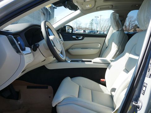 New 2026 Volvo XC60 T8 Ultra w/ Climate Package AWD/4WD image 5