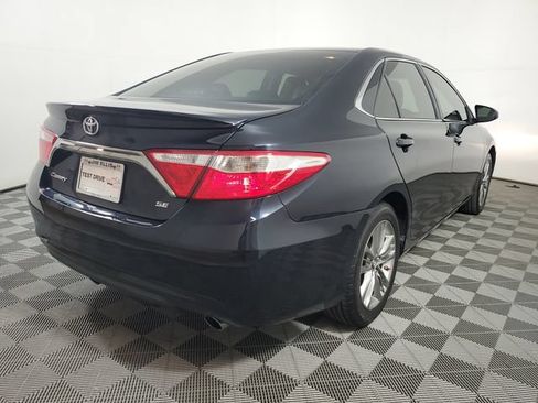 Used 2017 Toyota Camry SE FWD image 6