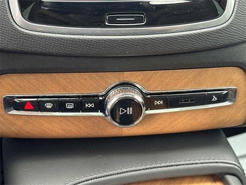 Used 2024 Volvo XC90 B6 Plus w/ Protection Package Premier image 22