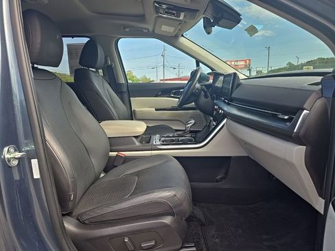 Used 2024 Kia Carnival SX Prestige FWD image 21