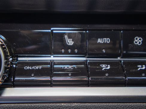 New 2026 Chevrolet Equinox LT w/ Convenience Package II FWD image 18