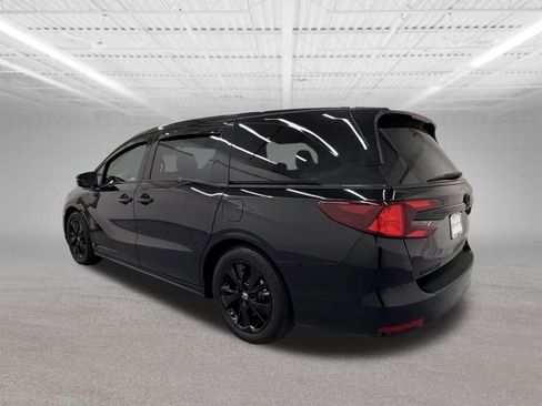Used 2024 Honda Odyssey Sport image 3