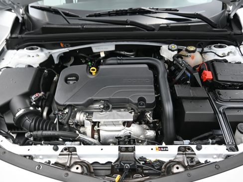 Used 2024 Chevrolet Malibu LT image 22