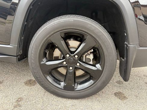 Used 2021 Jeep Grand Cherokee L Laredo image 22