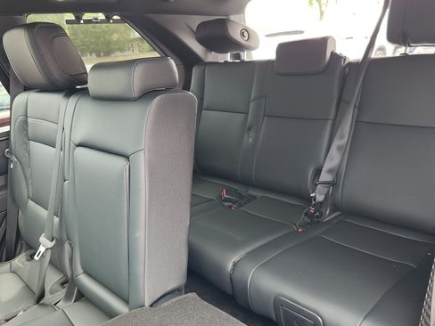 Used 2025 Toyota Sequoia Limited w/ Tow Technology Package AWD/4WD image 26