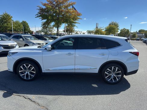 Used 2023 Acura MDX SH-AWD w/ Technology Package image 4