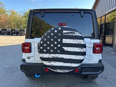 Used 2023 Jeep Wrangler Unlimited Sahara w/ Cold Weather Group image 6