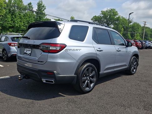 Used 2023 Honda Pilot Sport image 7