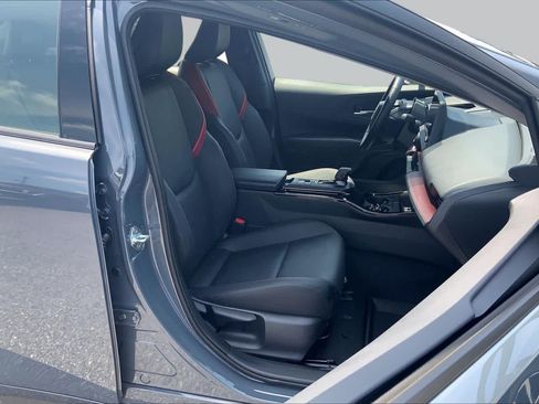 Used 2024 Toyota Prius Prime Premium FWD image 9