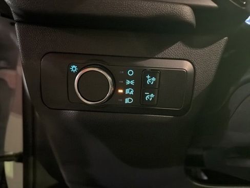 Used 2025 Ford Escape ST-Line w/ Cold Weather Package image 6