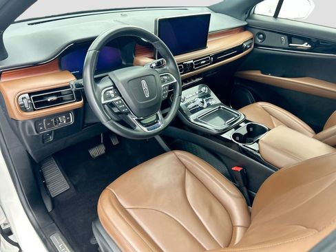 Used 2022 Lincoln Nautilus Reserve w/ Luxury Package AWD/4WD image 4