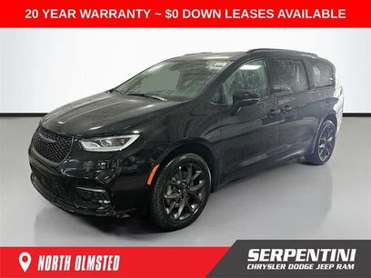 New 2026 Chrysler Pacifica Limited w/ S Appearance Package