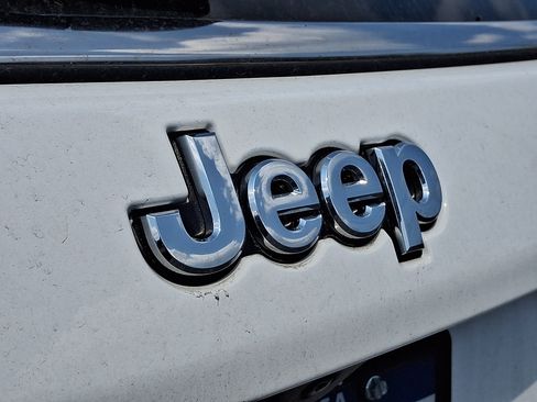 Used 2024 Jeep Compass Latitude AWD/4WD image 29