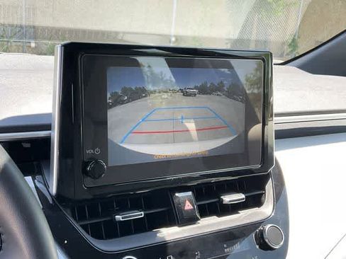 Certified 2025 Toyota Corolla SE FWD image 21