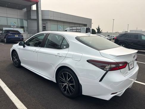 Certified 2024 Toyota Camry SE w/ Cold Weather Package FWD image 5