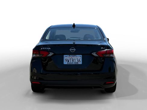 Used 2023 Nissan Versa SV FWD image 4