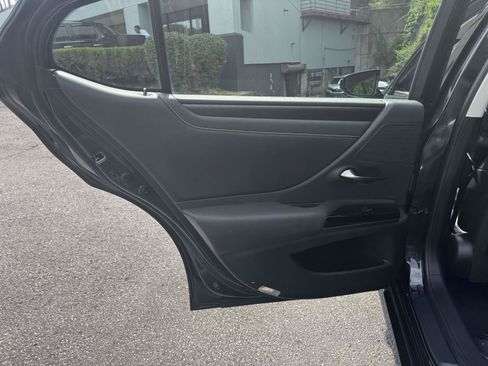 Used 2022 Lexus ES 350 w/ Premium Package FWD image 12