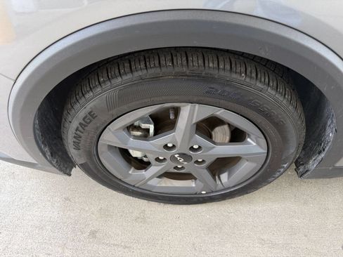 Used 2025 Kia K4 FWD image 29