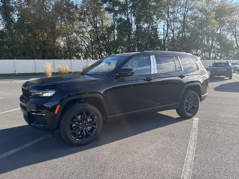 New 2025 Jeep Grand Cherokee L Limited image 2