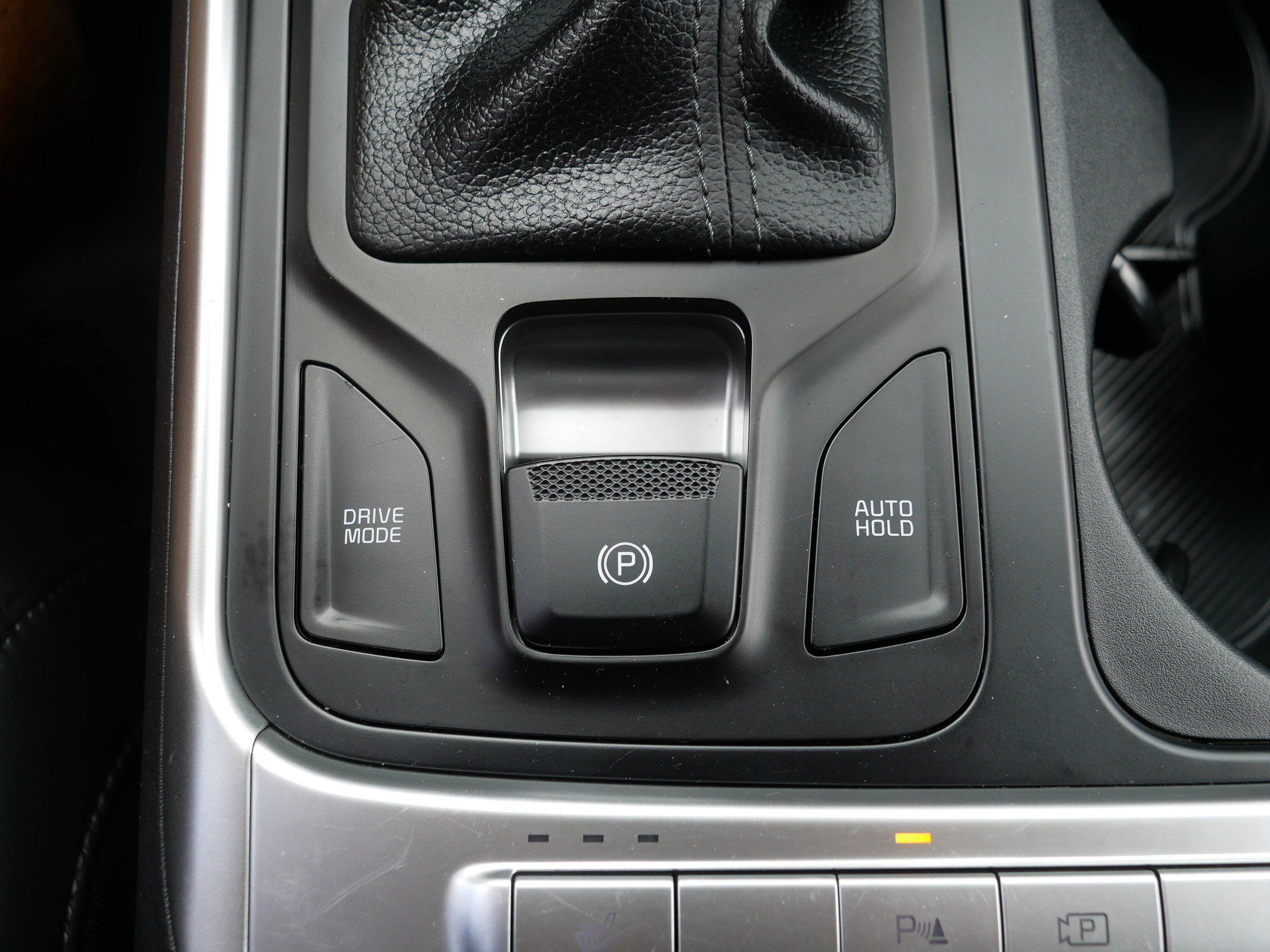 Certified 2026 Kia Carnival FWD image 32