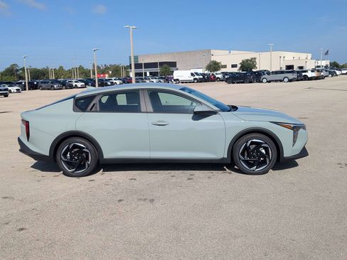 New 2026 Kia K4 EX FWD image 4