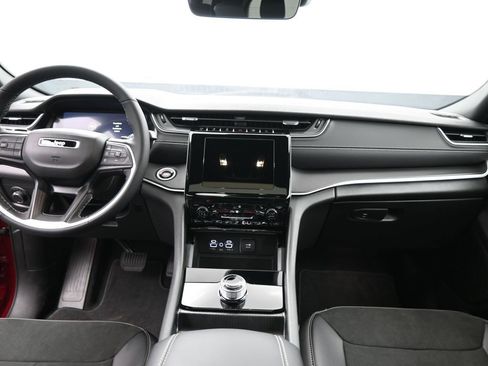 New 2025 Jeep Grand Cherokee L Altitude image 26