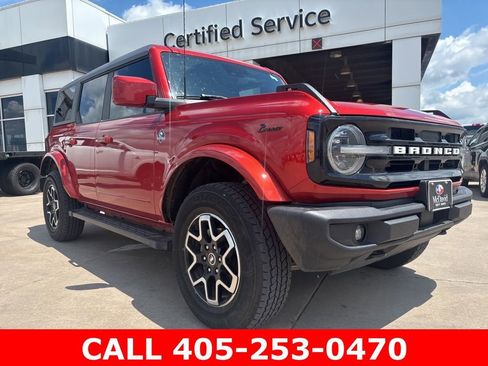 Used 2023 Ford Bronco Outer Banks AWD/4WD image 1