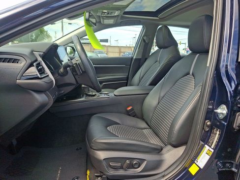 Used 2022 Toyota Camry SE w/ Audio Upgrade Package FWD image 13