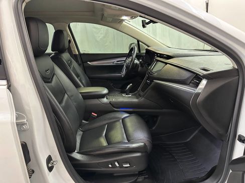 Used 2018 Cadillac XT5 Luxury image 11