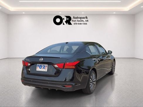 Used 2025 Nissan Altima 2.5 SV FWD image 5