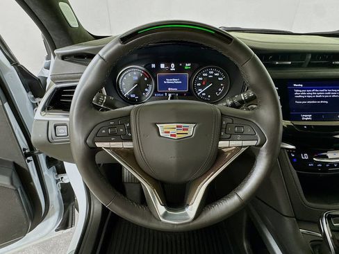 Certified 2025 Cadillac XT6 Premium Luxury w/ Platinum Package AWD/4WD image 9