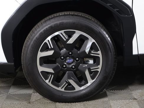 Used 2025 Subaru Forester Premium AWD/4WD image 23