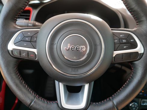 Used 2023 Jeep Renegade Trailhawk w/ Trailhawk Elite Group AWD/4WD image 25