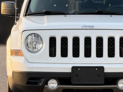 Used 2016 Jeep Patriot High Altitude AWD/4WD image 11