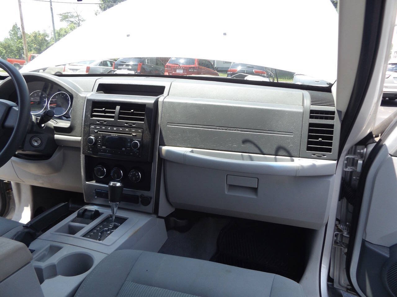 Used 2008 Jeep Liberty Sport AWD/4WD image 23