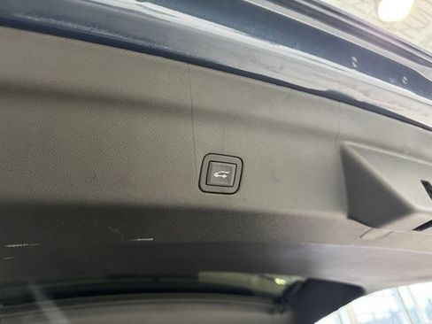 Used 2025 Chevrolet Tahoe High Country image 42