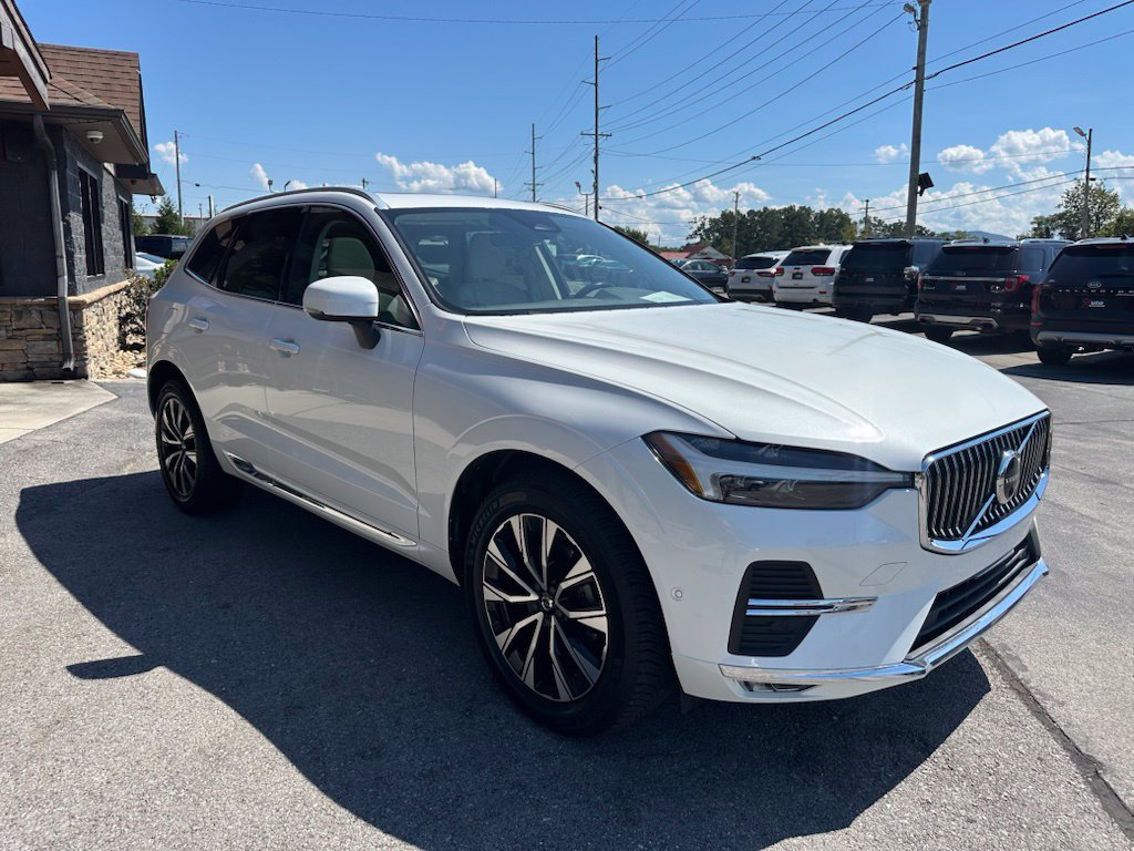Used 2023 Volvo XC60 B5 Plus AWD/4WD image 12