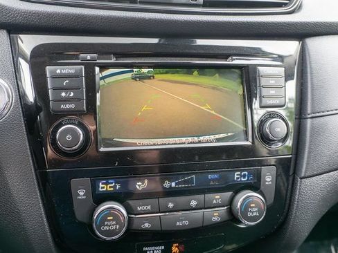 Used 2019 Nissan Rogue SV AWD/4WD image 29