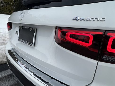 Used 2022 Mercedes-Benz GLB 250 Only 17,000 One Owner Miles - image 48