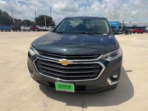 Used 2021 Chevrolet Traverse LT FWD image 3