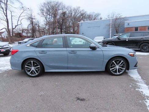 Certified 2022 Honda Civic Touring image 4