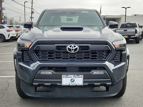 Used 2025 Toyota Tacoma TRD Sport image 2