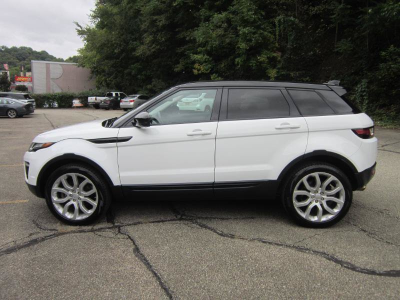 Used 2017 Land Rover Range Rover Evoque SE AWD/4WD image 2