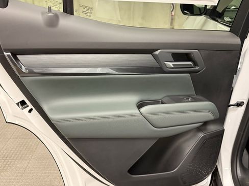 New 2026 GMC Terrain AT4 w/ LPO, Black Badging Package image 22