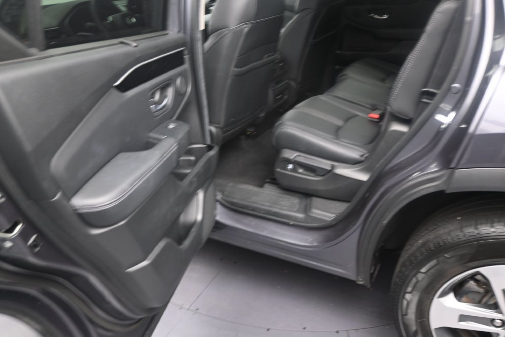 Used 2024 Honda Pilot EX-L image 11