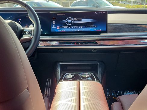 Certified 2025 BMW 740i 740i image 16