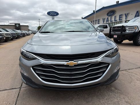 Used 2024 Chevrolet Malibu LT FWD image 3