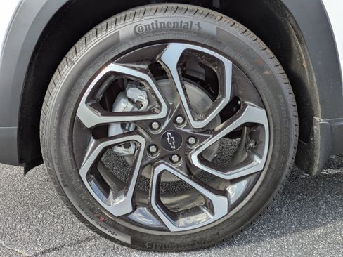 New 2026 Chevrolet Trax RS w/ Sunroof Package FWD image 31
